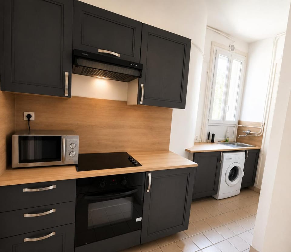 Kitchen or kitchenette