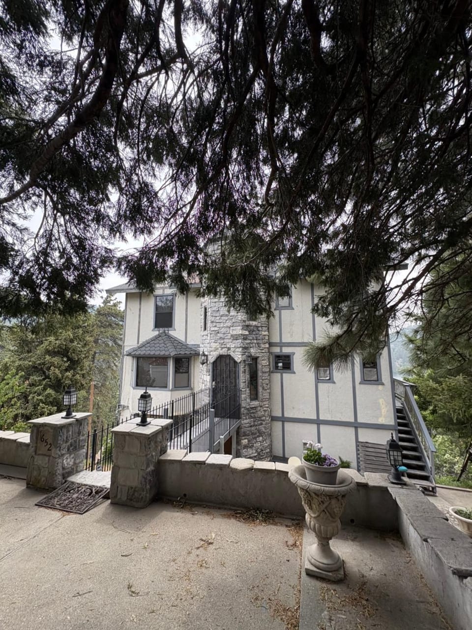 Property building, Day