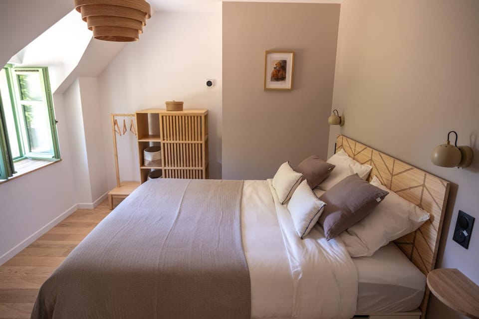 Bed, Photo of the whole room, Bedroom