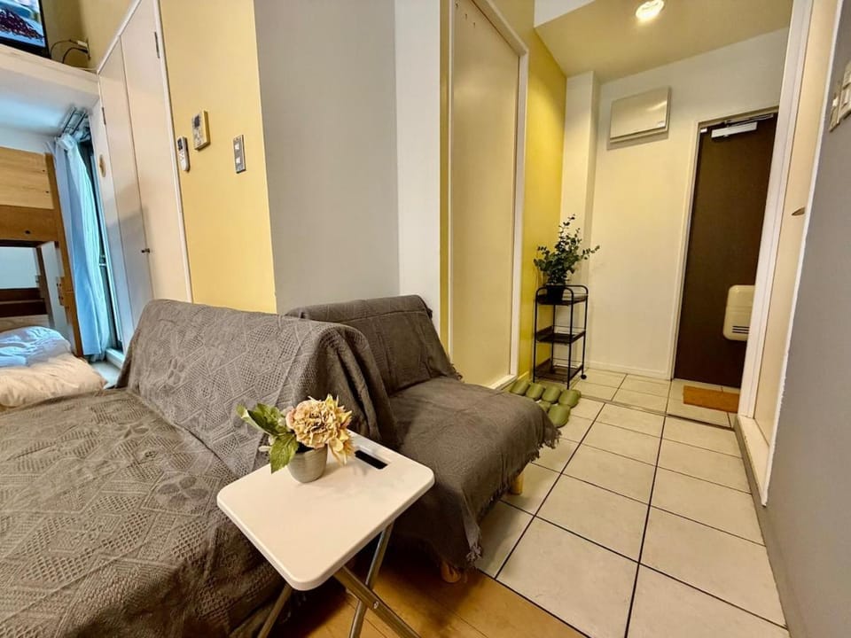 TV and multimedia, Living room, Seating area, air conditioner
