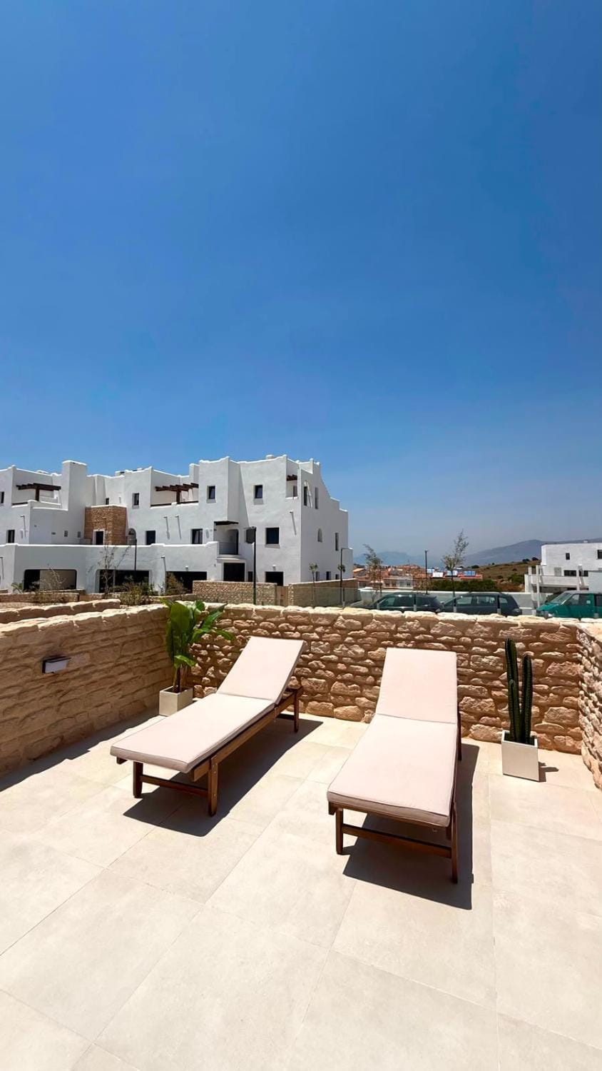 Balcony/Terrace, sunbed