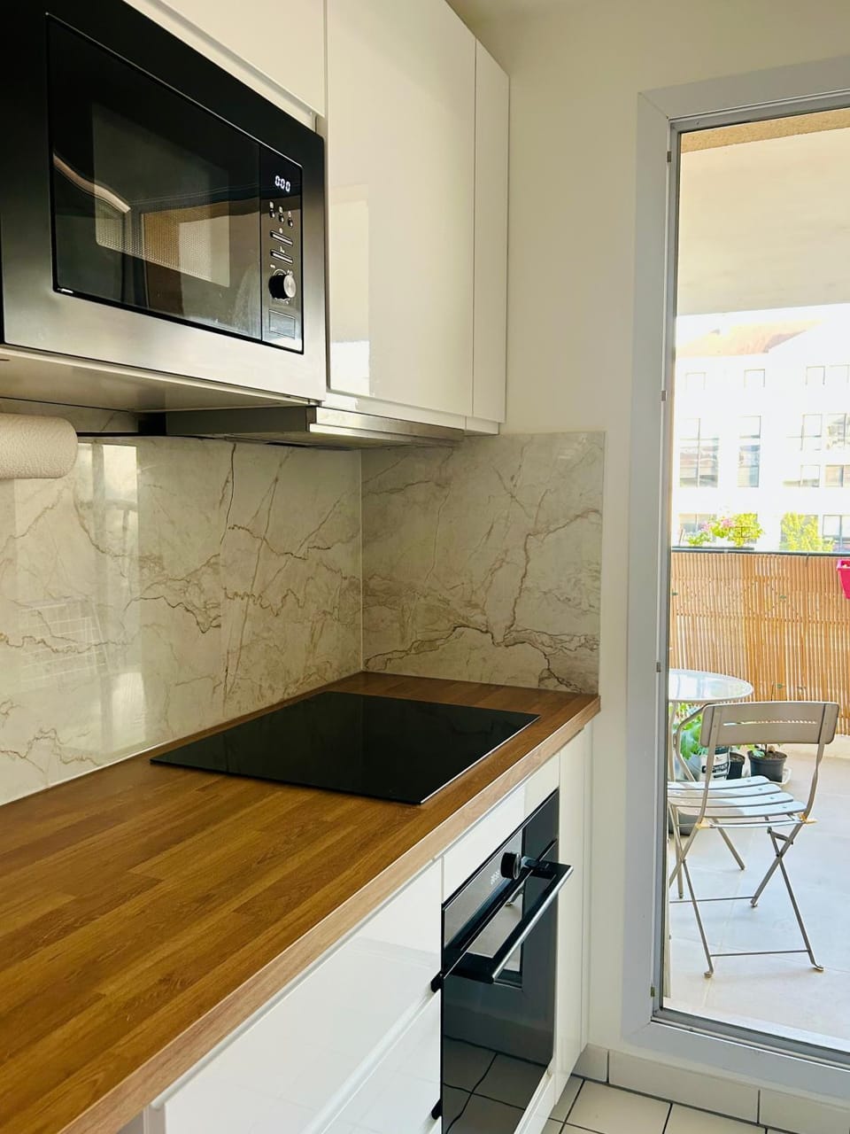 Appartement lumineux avec balcon Près de Disneyland Paris & RER A Apartment in Bussy-Saint-Georges