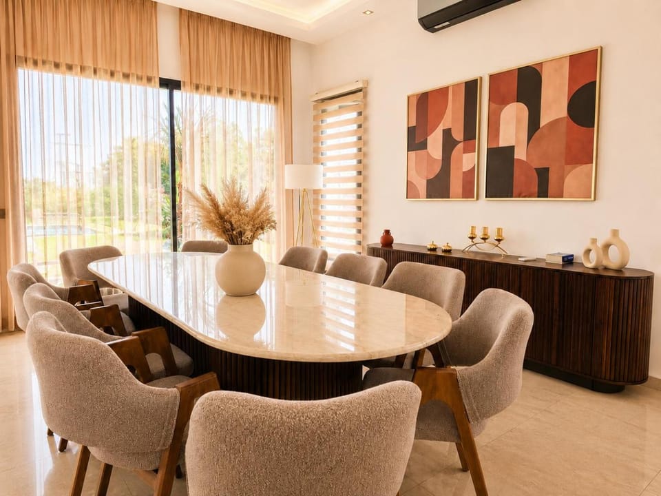 Villa Palm Oasis Dar Bouazza 300m2 Piscine 3 suites - 4 chambres - HomeCity Signature Casablanca House in Casablanca-Settat