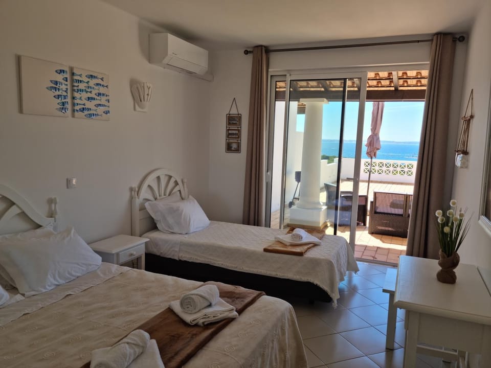 Gaivota Nest - Blue Ocean View by Tertúlias & Arribas Apartment in Ferragudo
