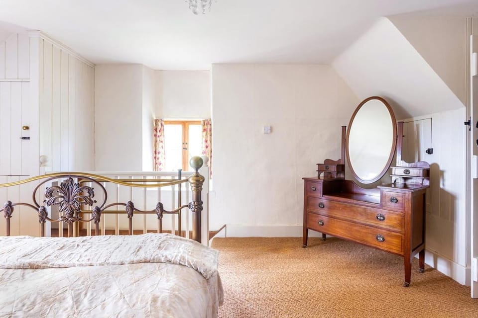 New Luxury Hot Tub August 2026 Shepherds Cottage Apartment in North Dorset District