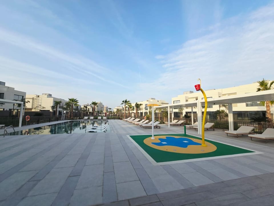 J Falcon Luxury 3BR Villa - Falcon Island Villa in Ras al Khaimah