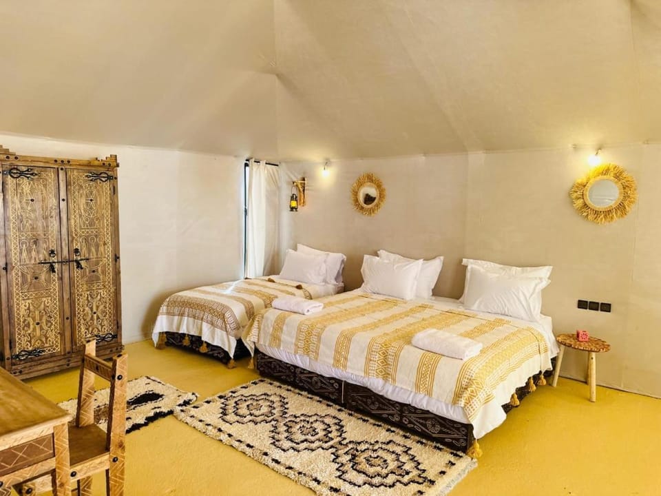 Property building, Bed, Photo of the whole room, Bedroom, wardrobe