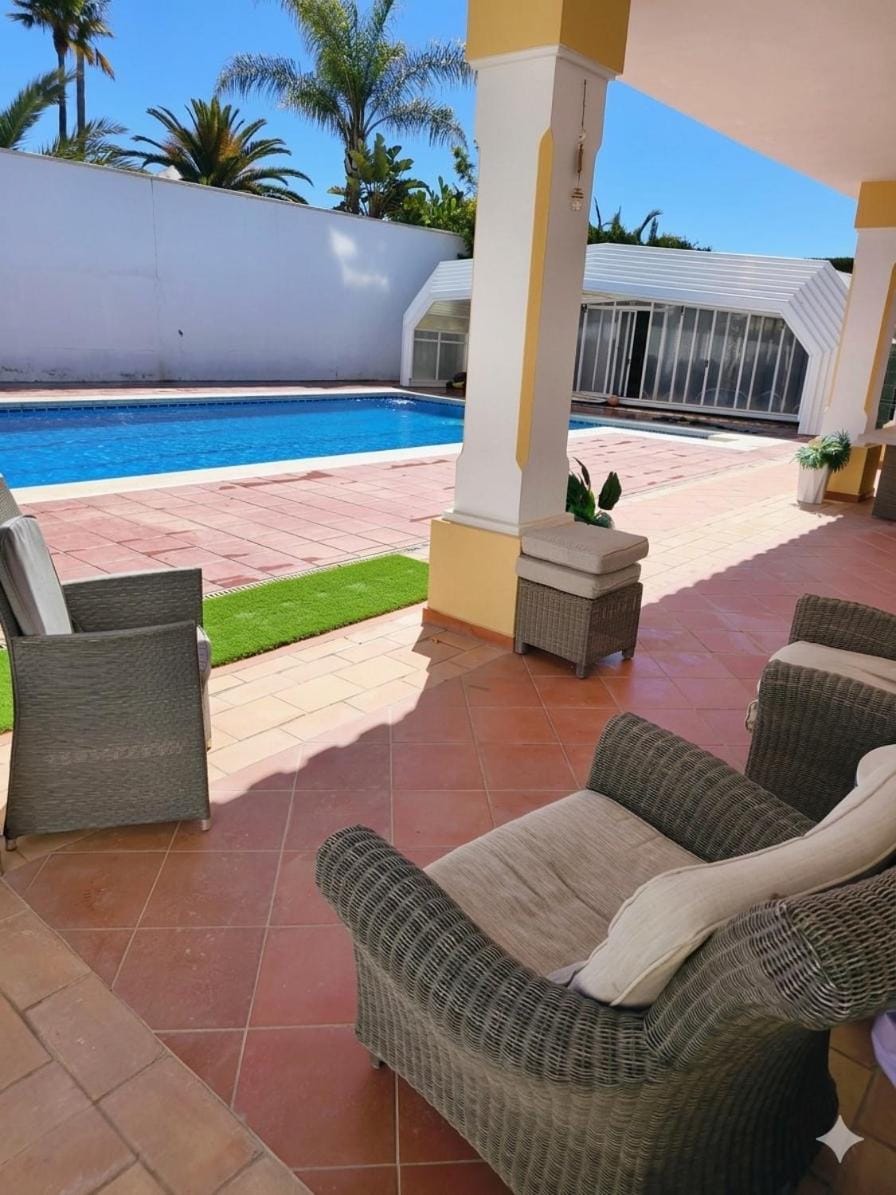 Bel Air Villa 5BR, Private Pool, Parking and Beach Villa in Costa del Sol