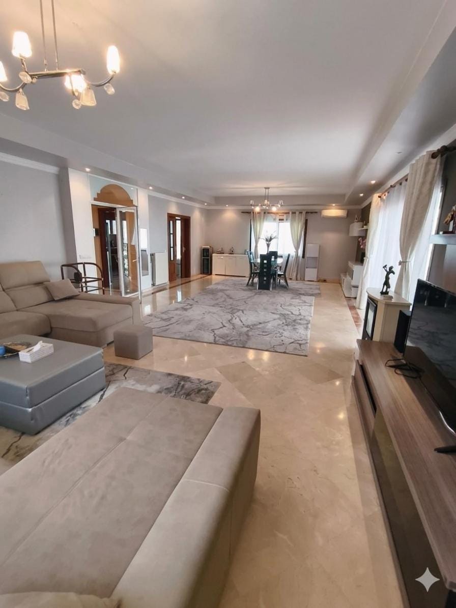 Bel Air Villa 5BR, Private Pool, Parking and Beach Villa in Costa del Sol