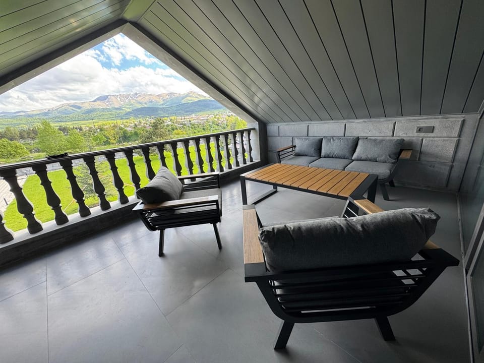 Natural landscape, View (from property/room), Balcony/Terrace, Mountain view