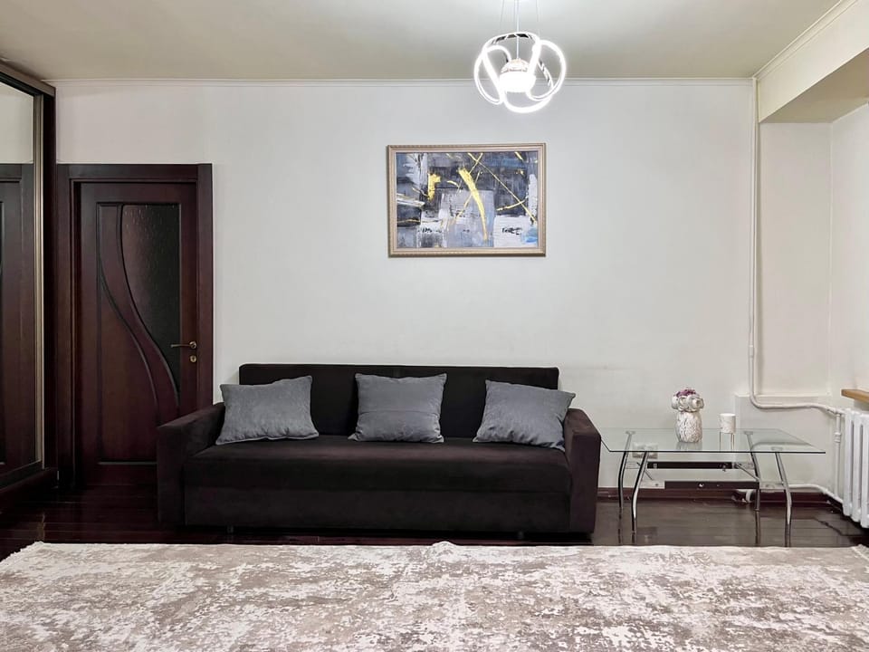 Living room, Photo of the whole room, Seating area