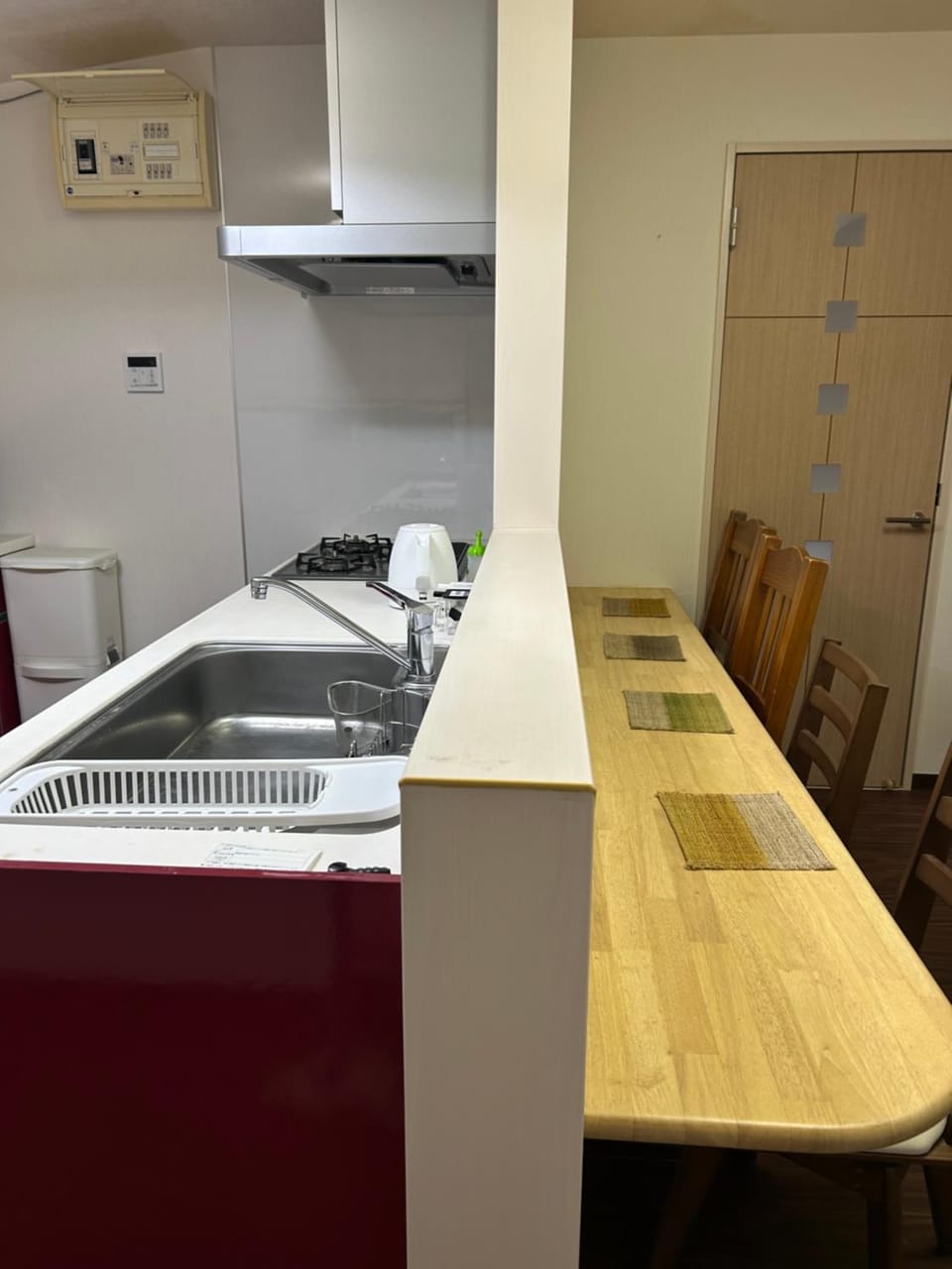 Kitchen or kitchenette, Dining area