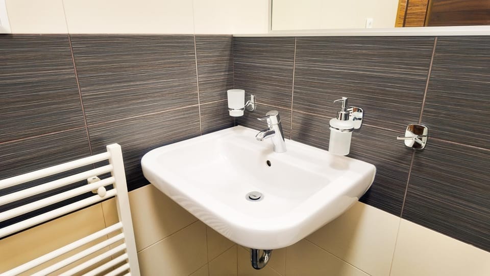 Axiom Suites - Nova 4 Apartment in Slovakia