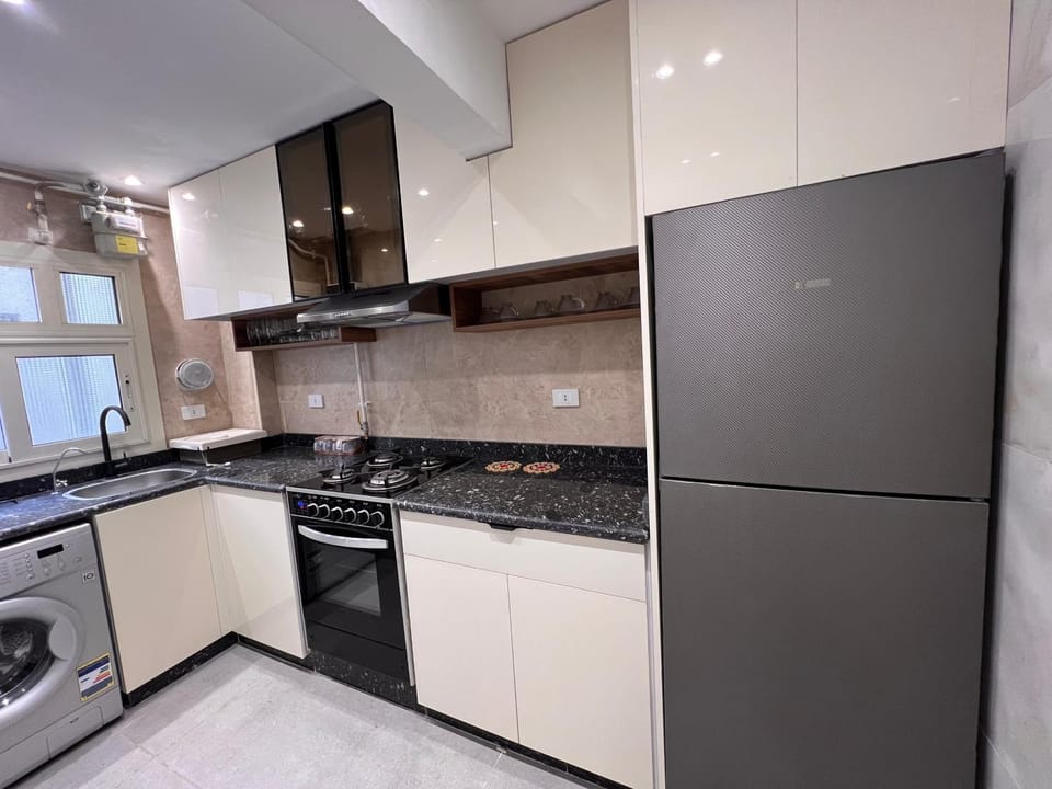 مدينة النخيل ميدان محمد زكى امام نفق العين السخنة برج 19 Apartment in Cairo Governorate