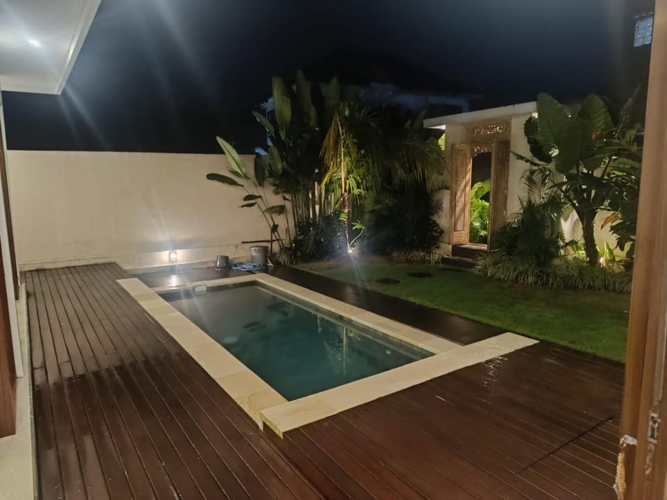 Canang Bali Room 2 Vacation rental in Kediri