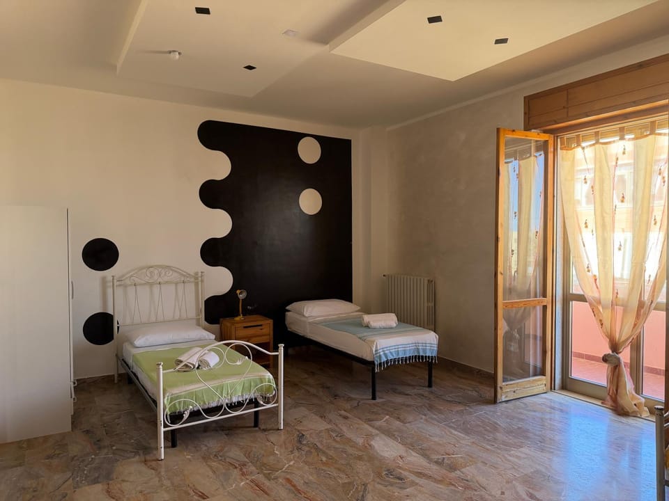 Bed, Decorative detail, locker