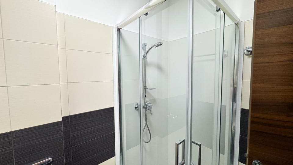 Axiom Suites - Nova 14 Apartment in Slovakia