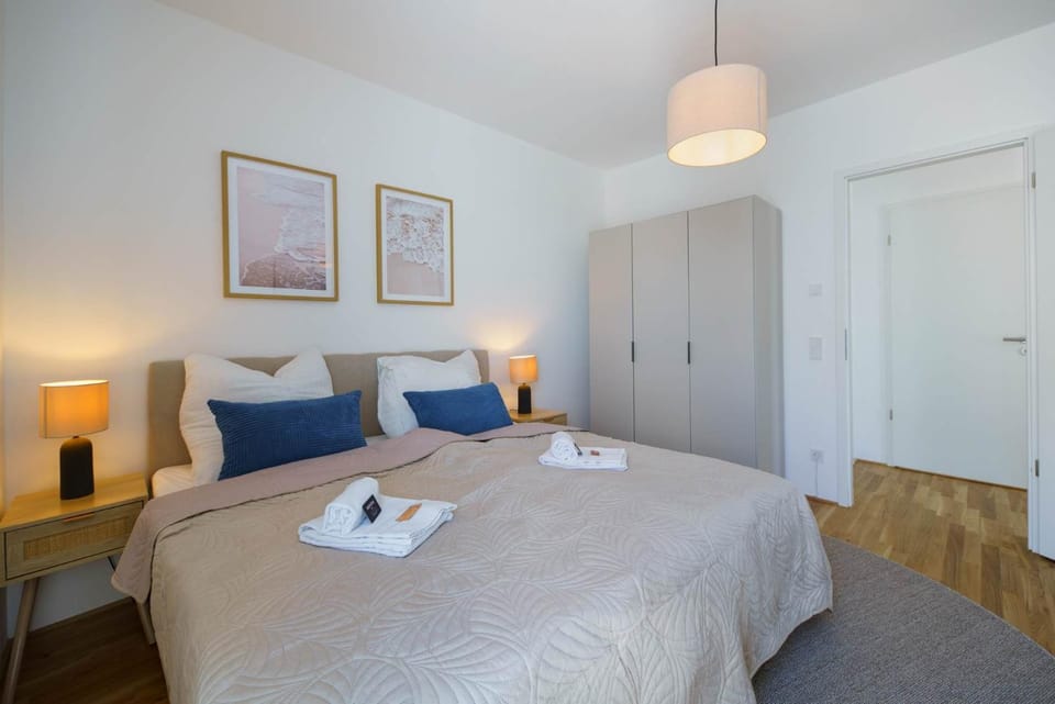 Bed, Bedroom, wardrobe