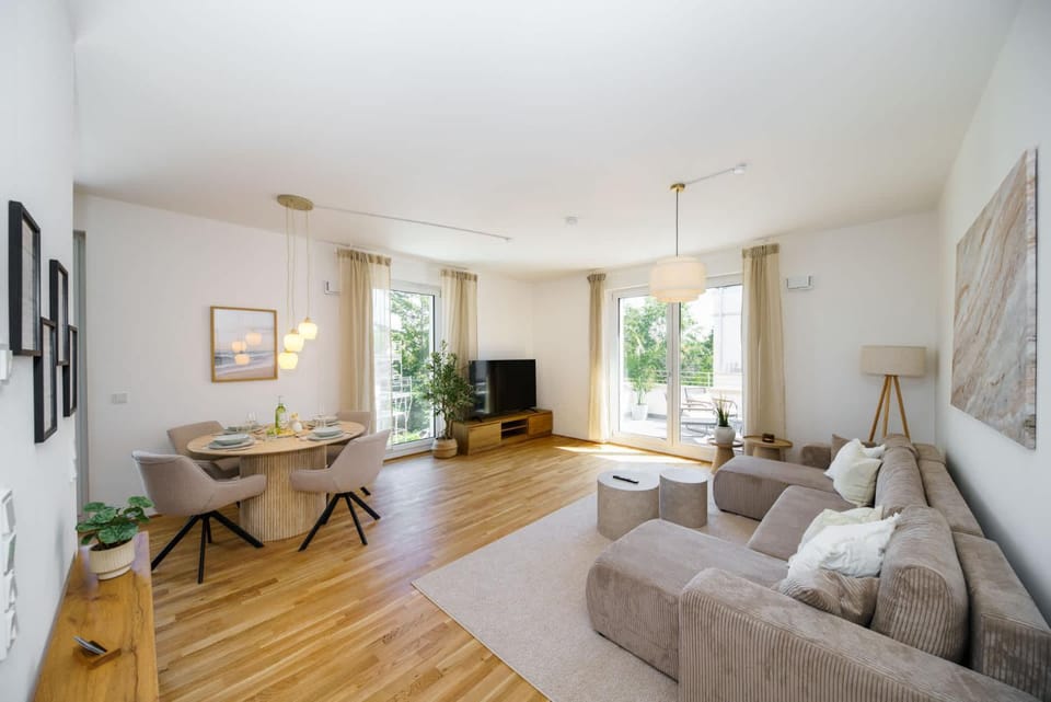 Communal lounge/ TV room, Living room, Seating area, Dining area