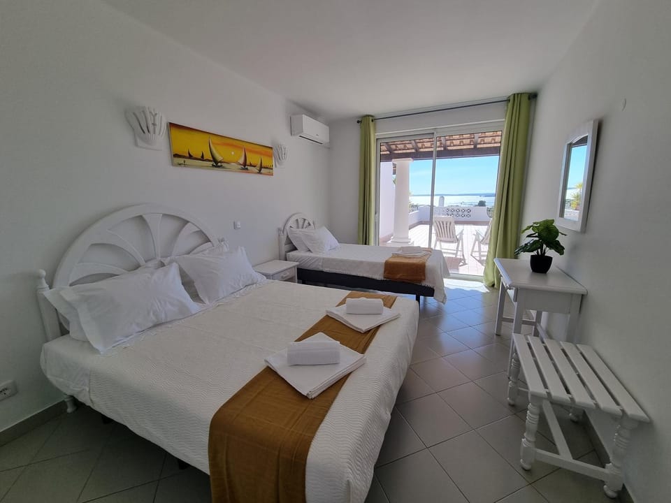 Gaivota Nest - Golden Ocean View by Tertúlias & Arribas Apartment in Ferragudo