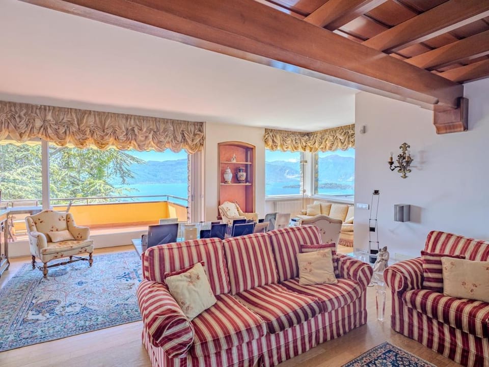 Villa with magnificent views of Lake Maggiore Villa in Canton of Ticino
