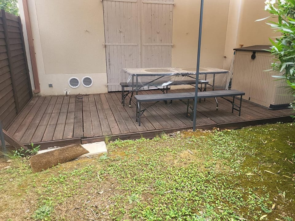 Property building, Patio, Garden