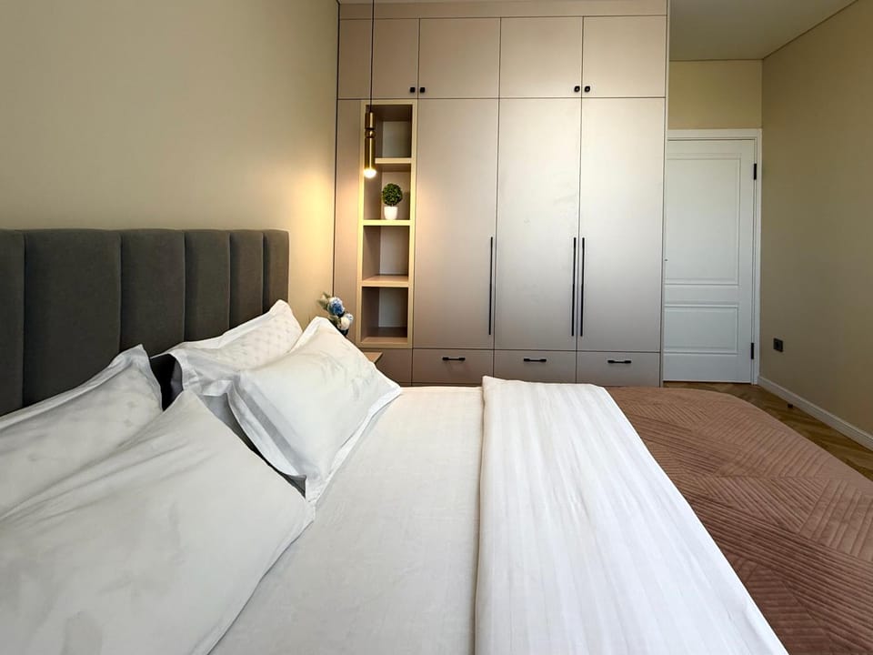Bed, Photo of the whole room, Bedroom, wardrobe