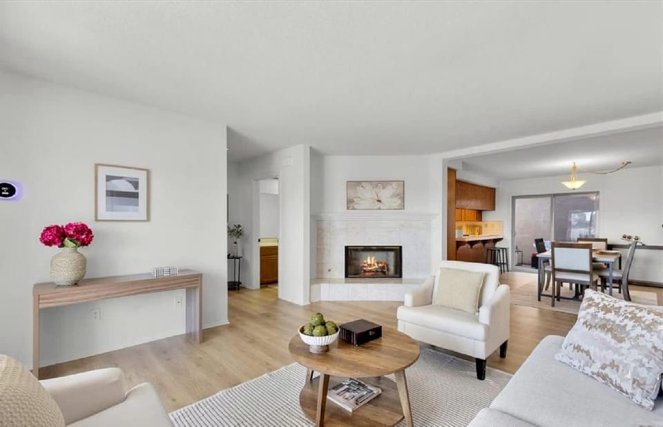 Two Bedroom Townhome with Harbor and Ocean Views Apartment in San Pedro