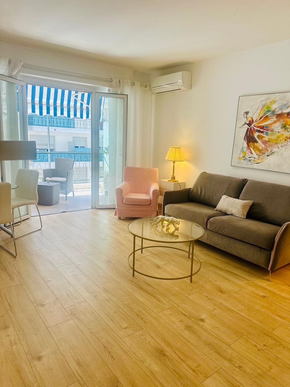 Charmant Studio climatisé centre Cannes Apartment in Cannes