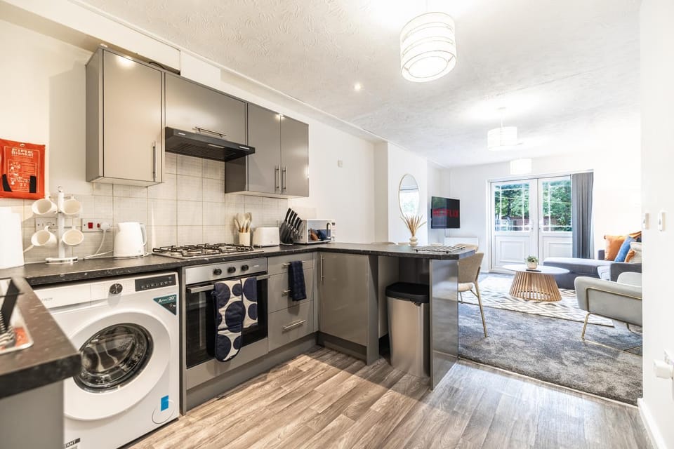 Kitchen or kitchenette, Living room, Seating area, Dining area, dishwasher, oven, pet friendly, stove, toaster, washing machine, dryer