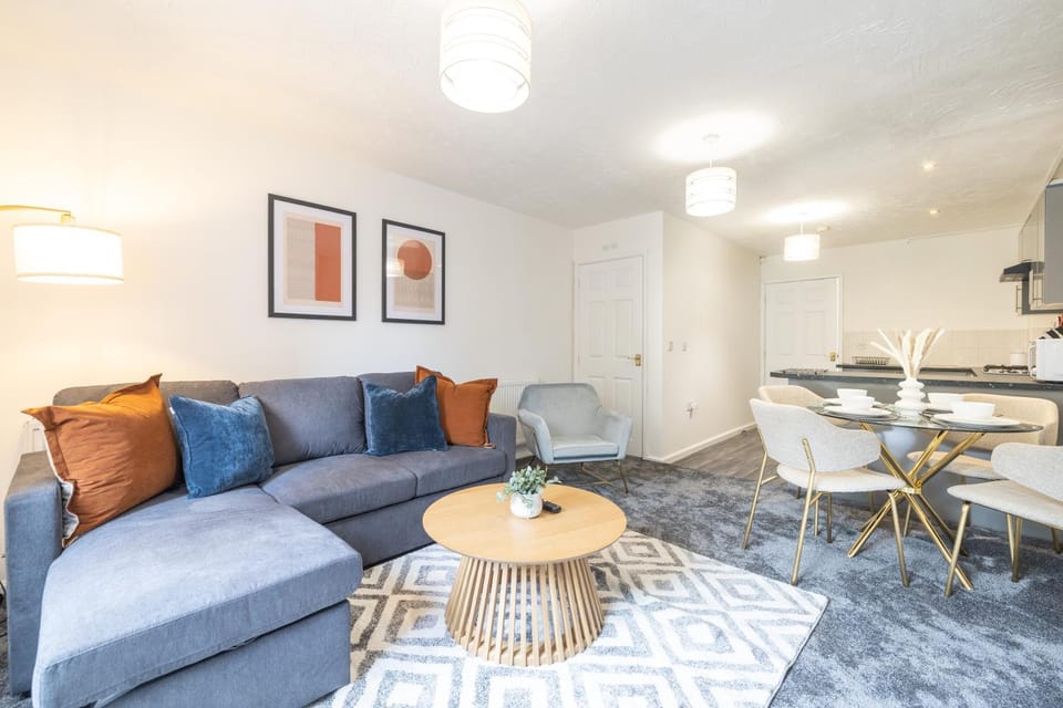 Living room, Seating area, Dining area