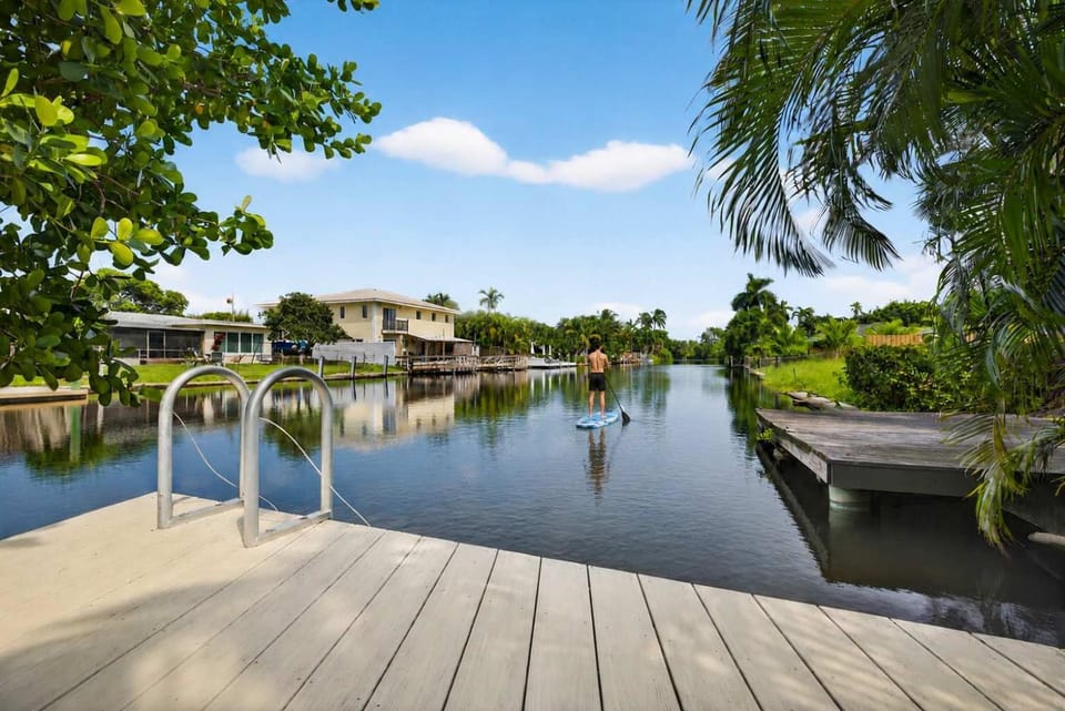 Manatee Manors Private Waterfront Home with Heated Pool House in Wilton Manors