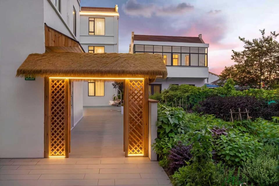 Property building, Day, Garden, Garden view