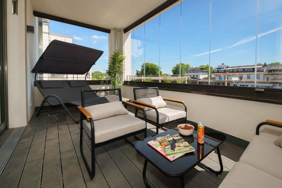 View (from property/room), Balcony/Terrace, Seating area