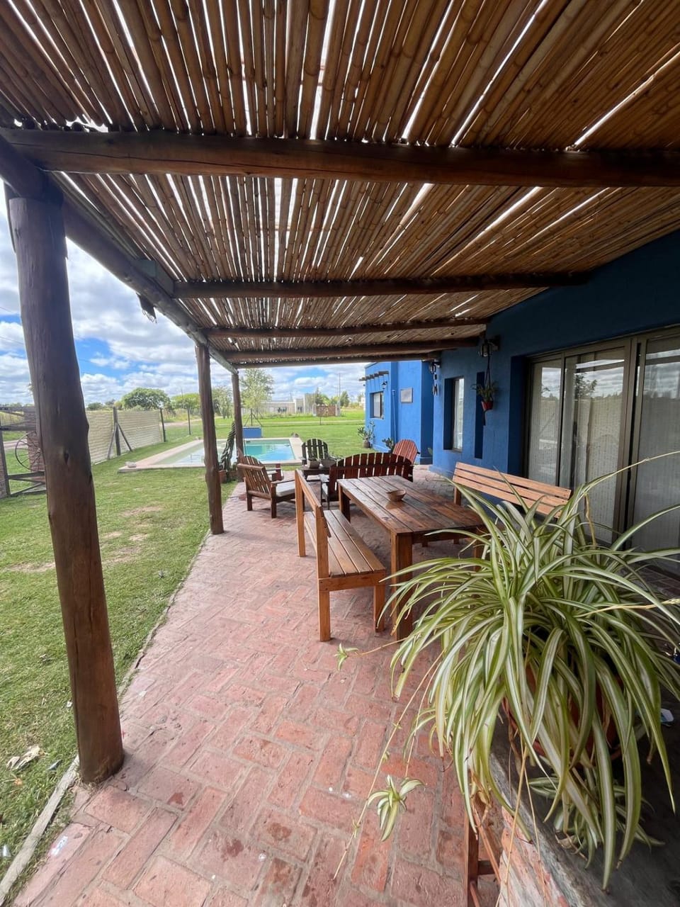 Casa Azul Roldan House in Funes