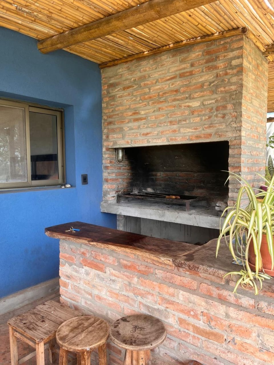 Casa Azul Roldan House in Funes
