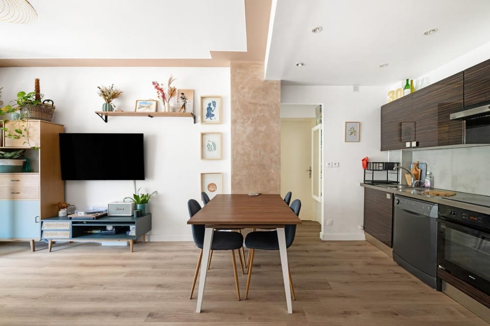 Bright & Cozy - Large Sunny Terrace Apartment in Nice