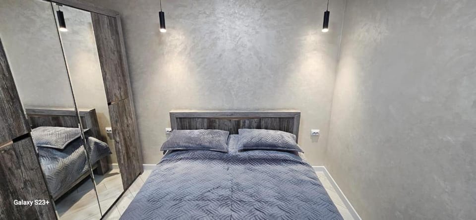 Стильная евродвушка в отличном районе Apartment in Almaty