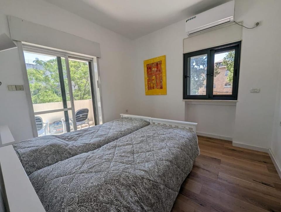 Bed, Bedroom, air conditioner