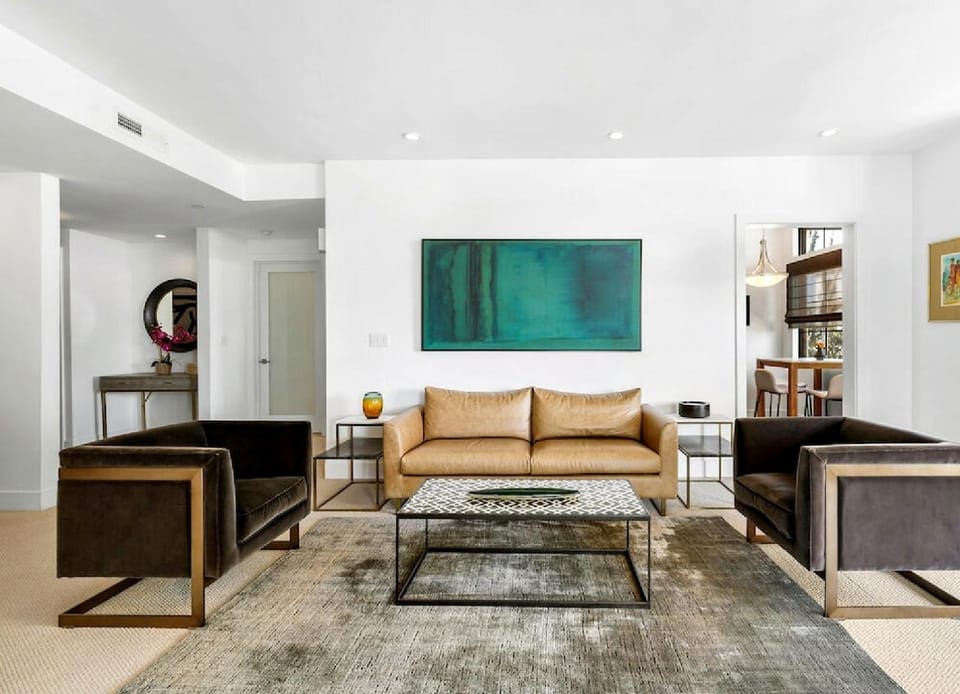 One Bedroom Condo with Panoramic City Views Apartment in Beverly Hills