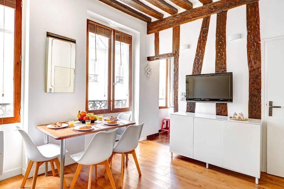 TV and multimedia, Food and drinks, Dining area, Food