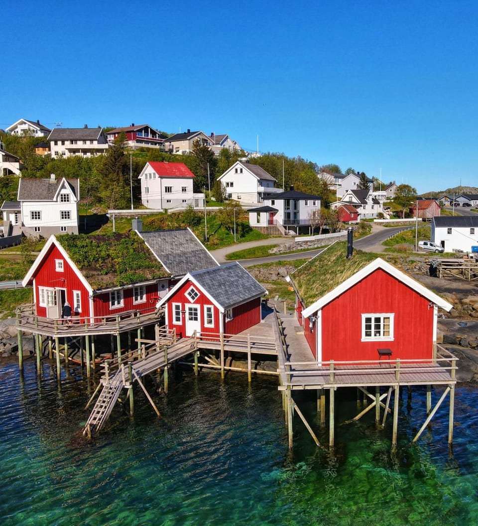 Property building, Neighbourhood, Natural landscape, Balcony/Terrace, City view