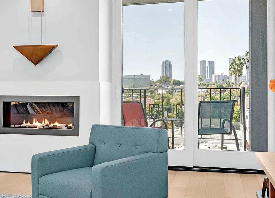 Two Bedroom Modern Apartment with Spacious Layout Apartment in Beverly Hills
