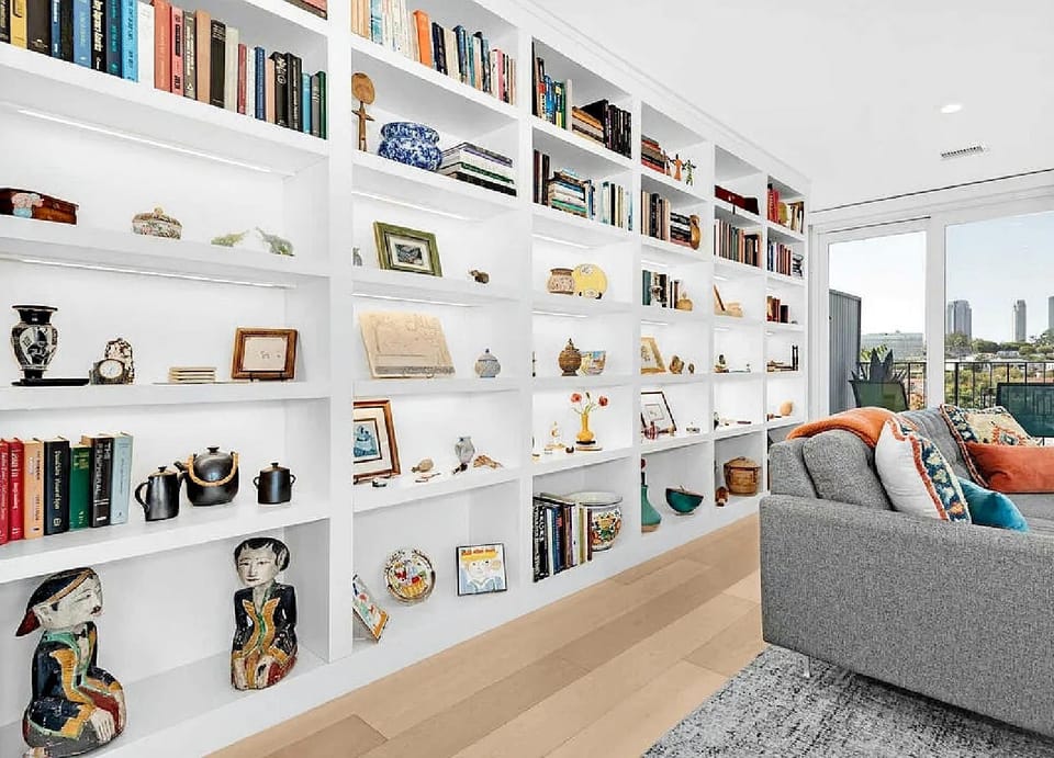 Two Bedroom Modern Apartment with Spacious Layout Apartment in Beverly Hills