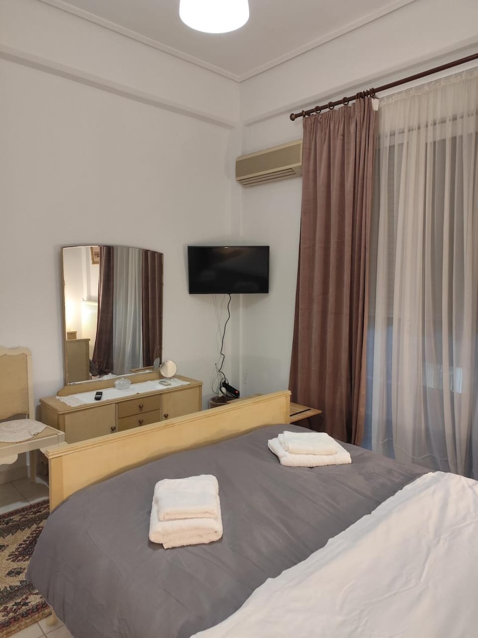 Bed, TV and multimedia