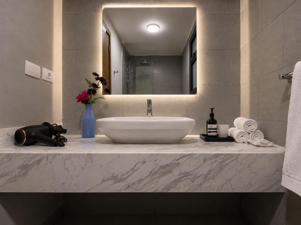 Luxury Rooftop Studio Sodic Villette AUC Apartment in New Cairo City