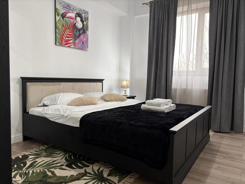 Bed, towels