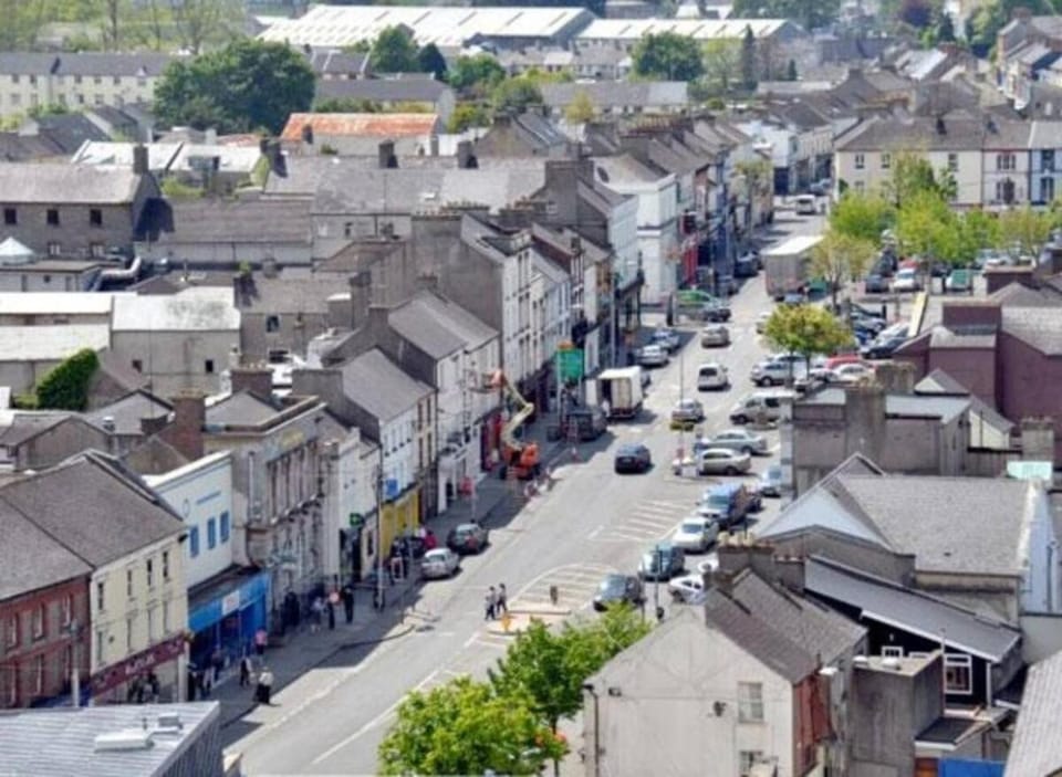 Large 6-Bed Townhouse in Thurles Centre Apartment in Co. Tipperary, Ireland