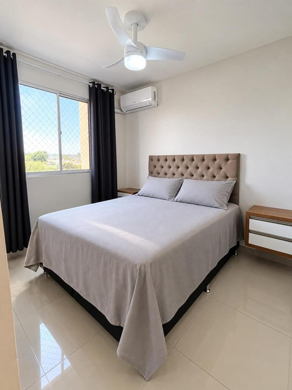 Bed, Bedroom, air conditioner