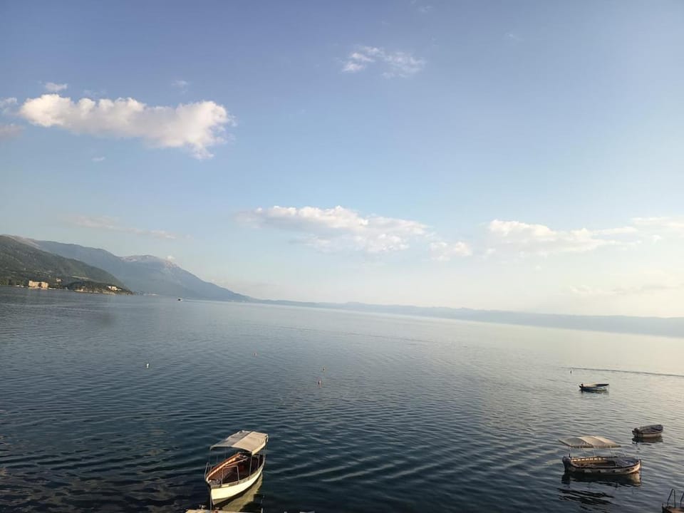 Lujza cozy 2BR APT- free parking, near the lake Apartment in Ohrid